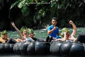 sumatra orangutan tour treking